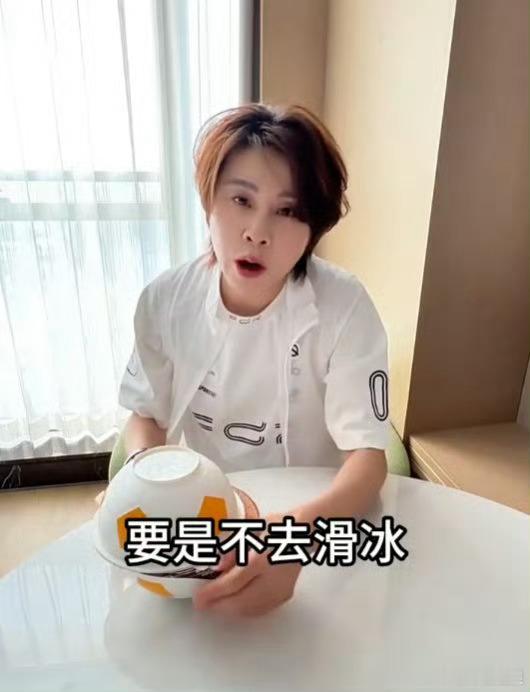 王濛说要是不去滑冰肯定是踢球去了王濛分享趣味想法，假如没有从事滑冰，自己定会选择