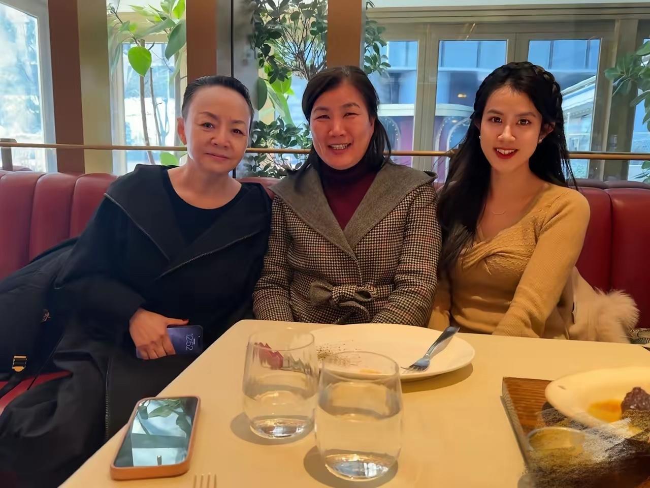 宋丹丹老师这个年纪，还是这么有气质