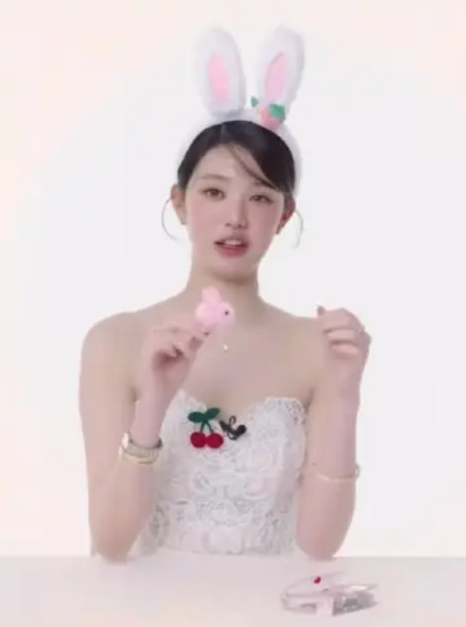 张元英是不是被张多雅顶号了 ​​​