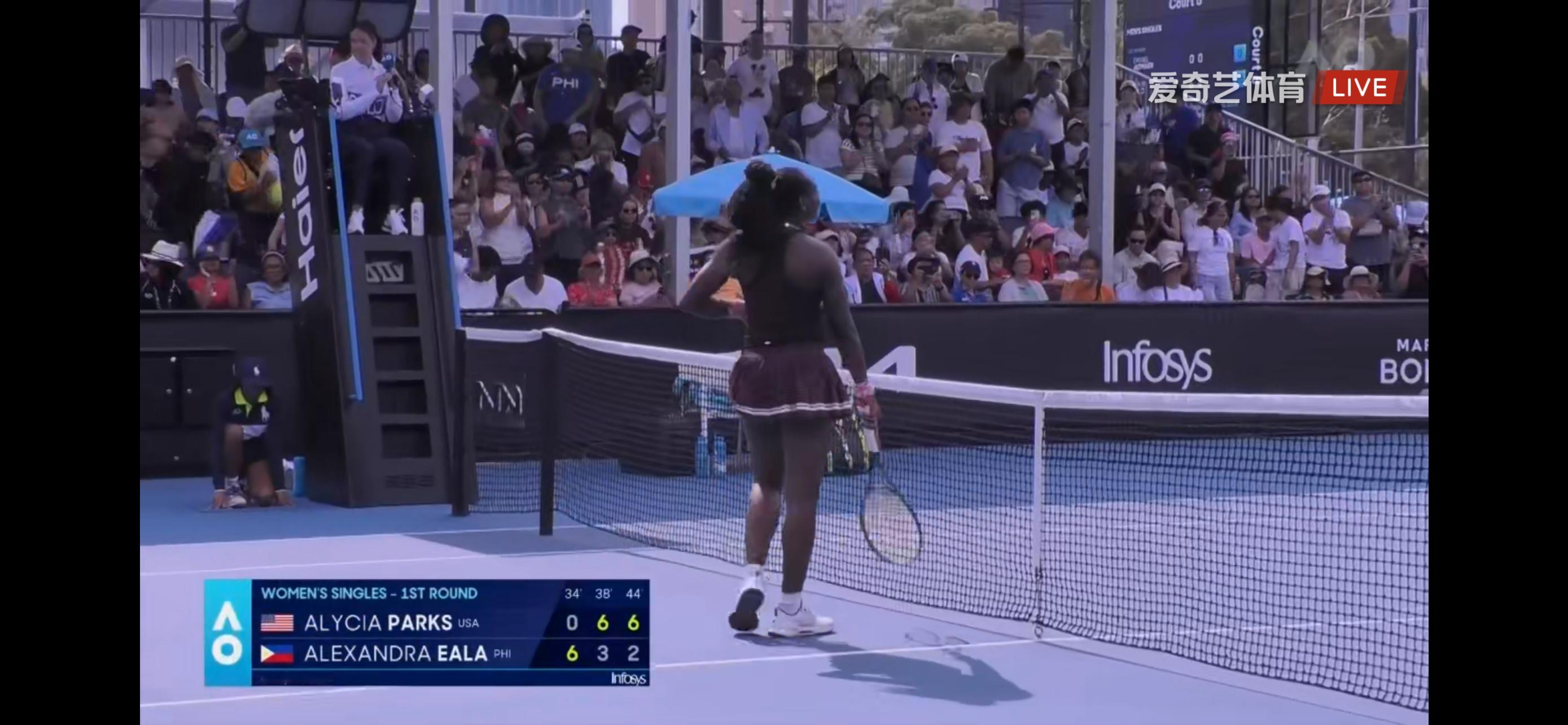 公园姐首盘吞蛋后，强势逆转伊埃拉，晋级澳网2026 第二轮。难怪后面看其他外场比