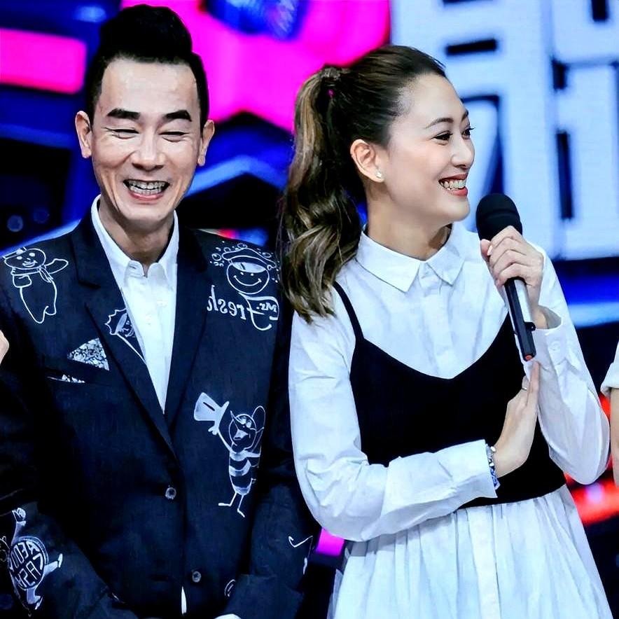 婚姻里最怕一个人拼命付出，另一个人却在拼命挑刺。

应采儿以前包办所有行程，陈小