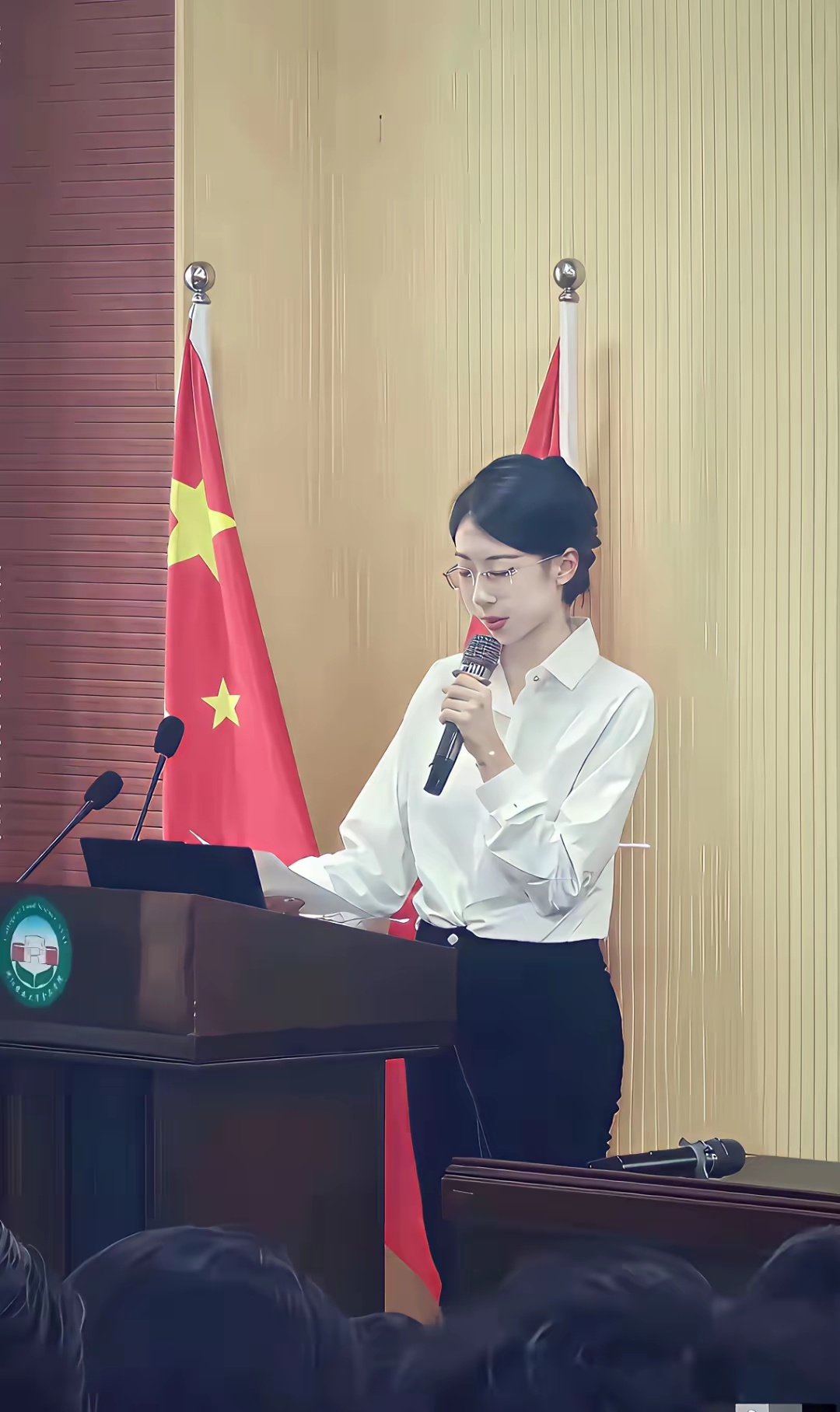 什么样的男生才敢追这样的女孩？ 