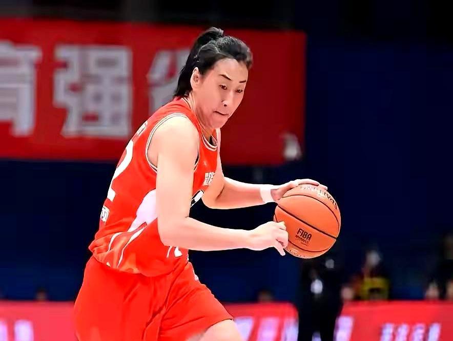 领先19分的优势转眼挥霍一空，终场前0.2秒眼看巴西队扔进超远三分拖入加时，你敢