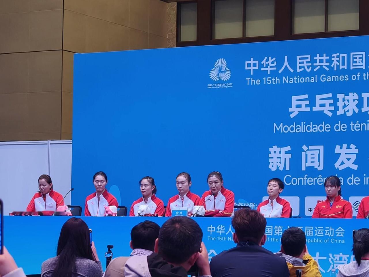 陈梦说没想到可以拿团队冠军，总之要感谢，梦姐要相信小团队！
鲁队夺冠这是惊喜，大