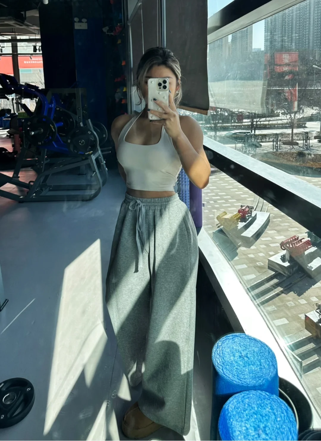 可我是不同光线下那又肥又瘦的125斤健身女