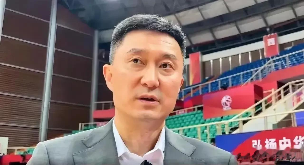 杜锋怎样看待出征的中国男篮人员构成！

杜锋：乔帅的高大化，符合篮球发展趋势，但