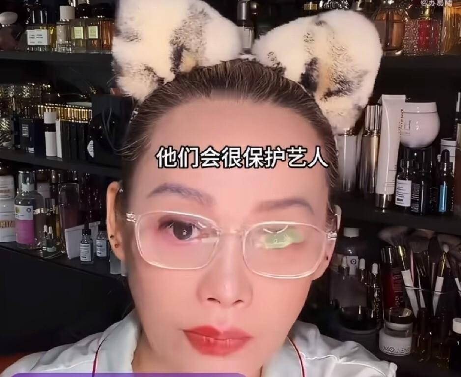 宁静这回直播说的那番话，信息量确实够劲。她说芒果台手里攥着一堆艺人的致命八卦，但