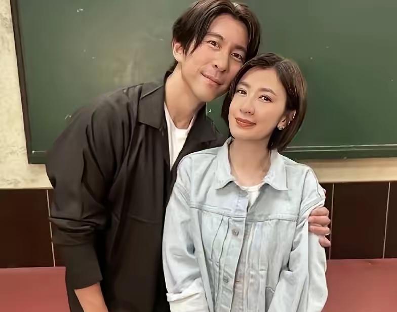 贾静雯今晚估计要躲在被窝哭死了
原因很简单
不出意外的话，她老公修杰楷要进去了。