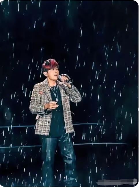 周杰伦，像在烟花中绽放。