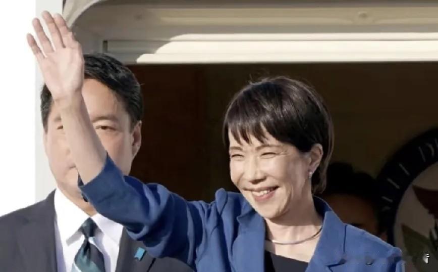 背负内外困局，
高市早苗如期前往南非约翰内斯堡参与G20峰会。

高市早苗想见的