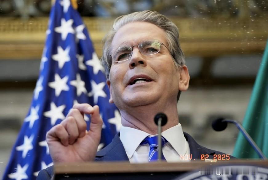 又开始不要脸了

美国财政部长贝森特：中国如果停止稀土出口，将犯下“真正的错误”