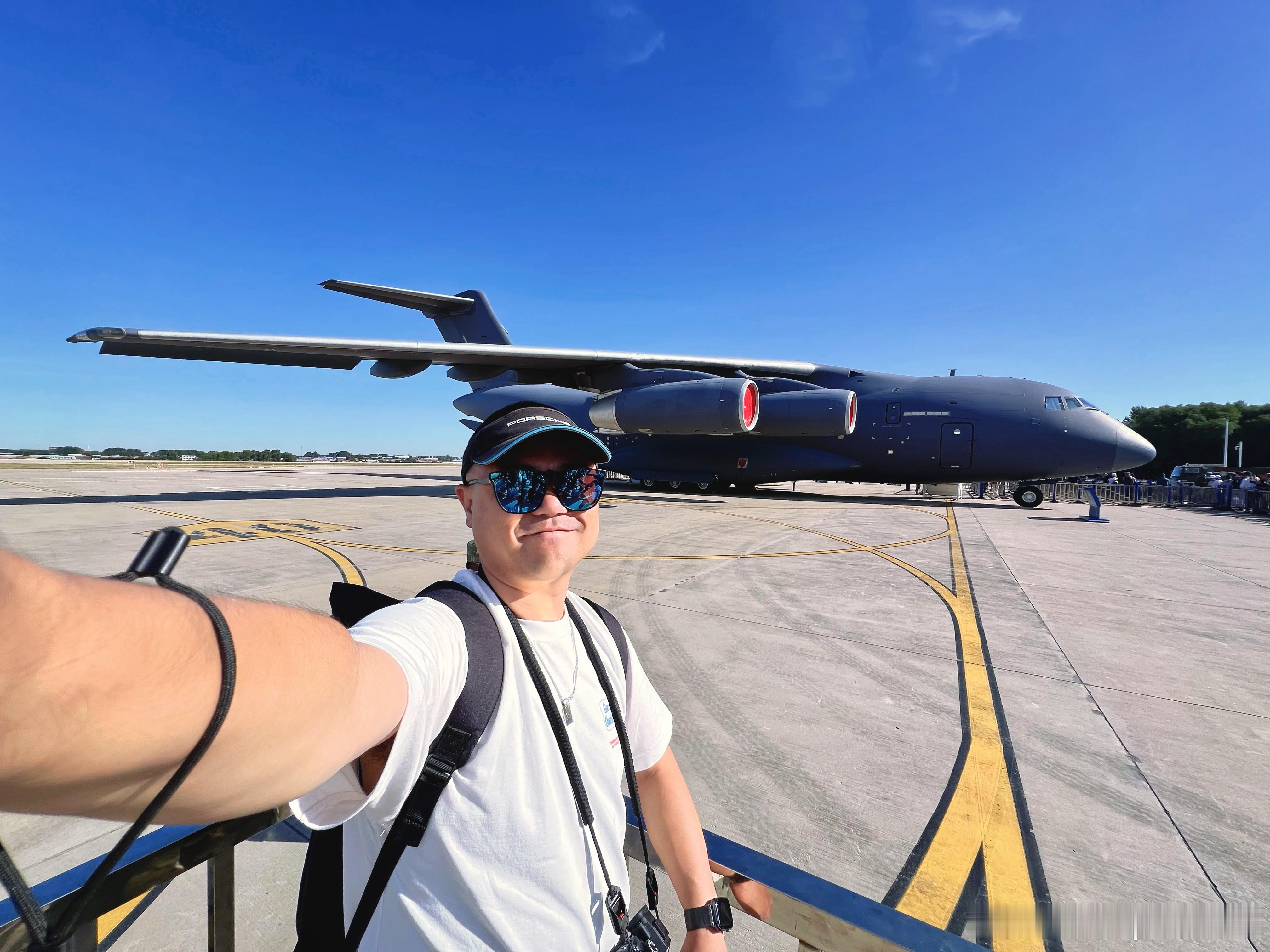 又见胖妞，合上影了高兴[嘻嘻]爱我空军翼展长春空军航空开放活动长春航空展 ​​​