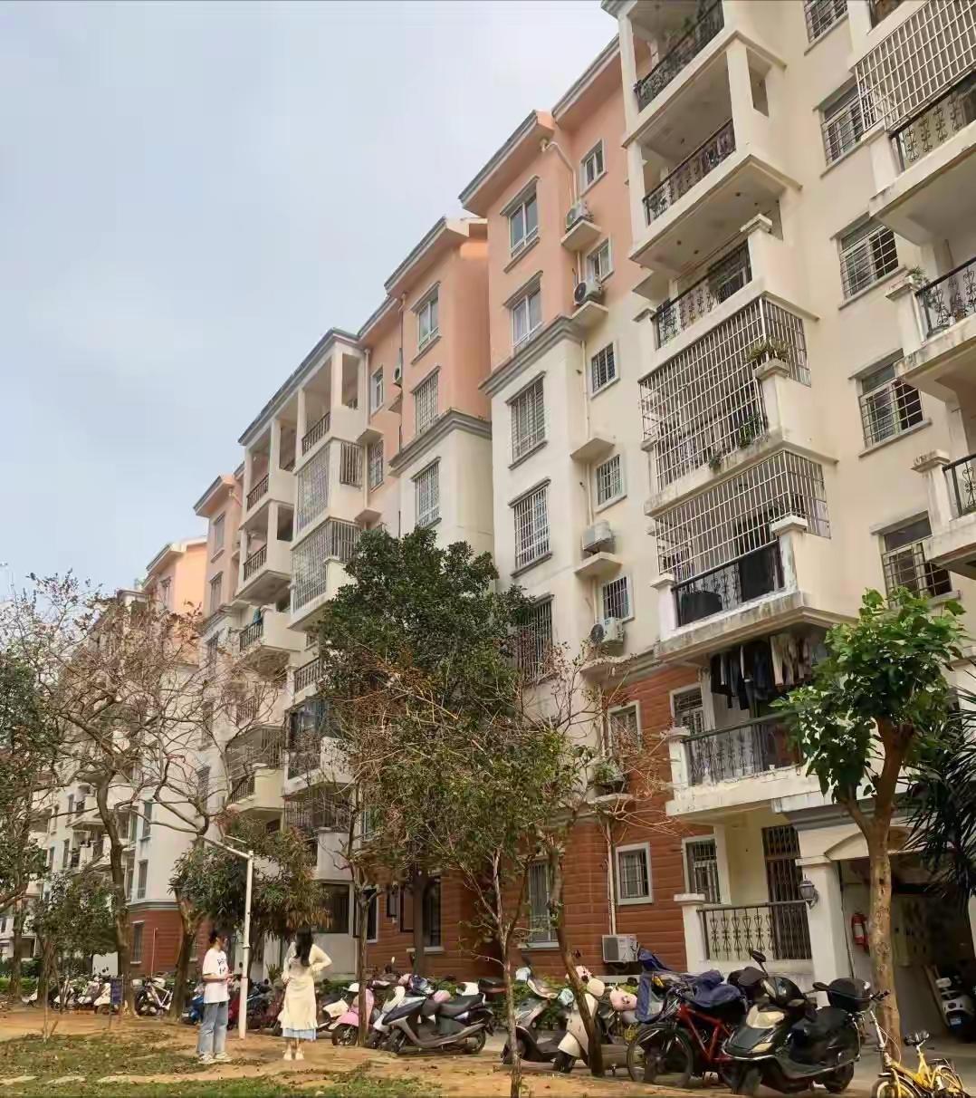 房价能否稳住主要看哪个指标 房价能否稳住，土地成交情况是个关键指标。如果土地成交