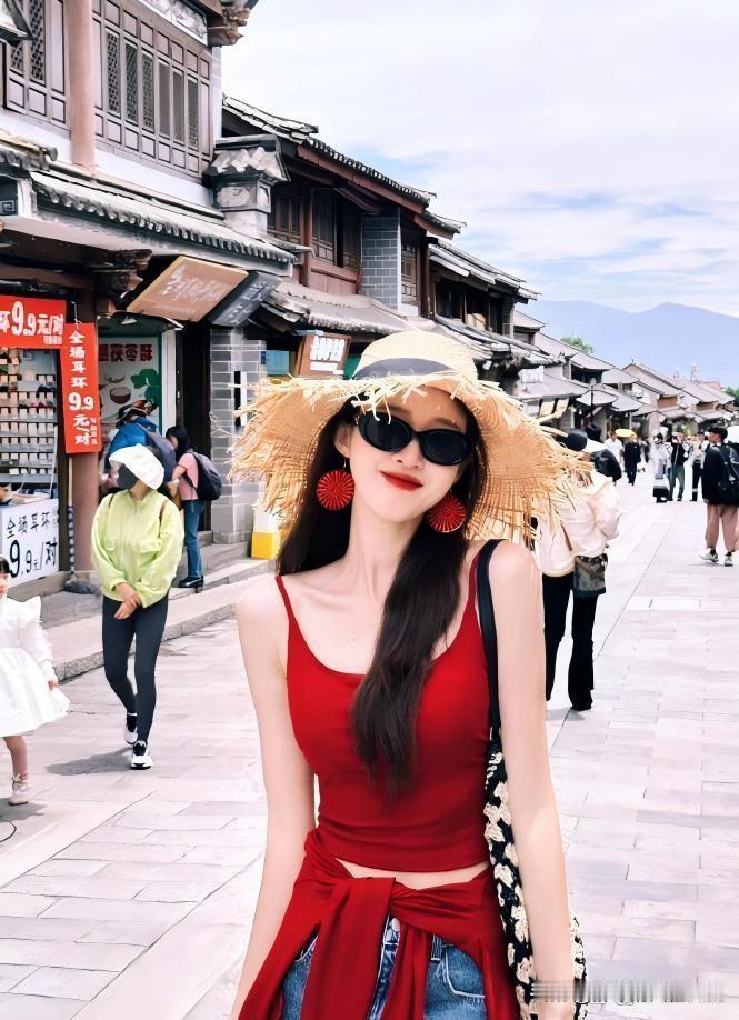 在古街的角落，遇见复古与现代的碰撞。
