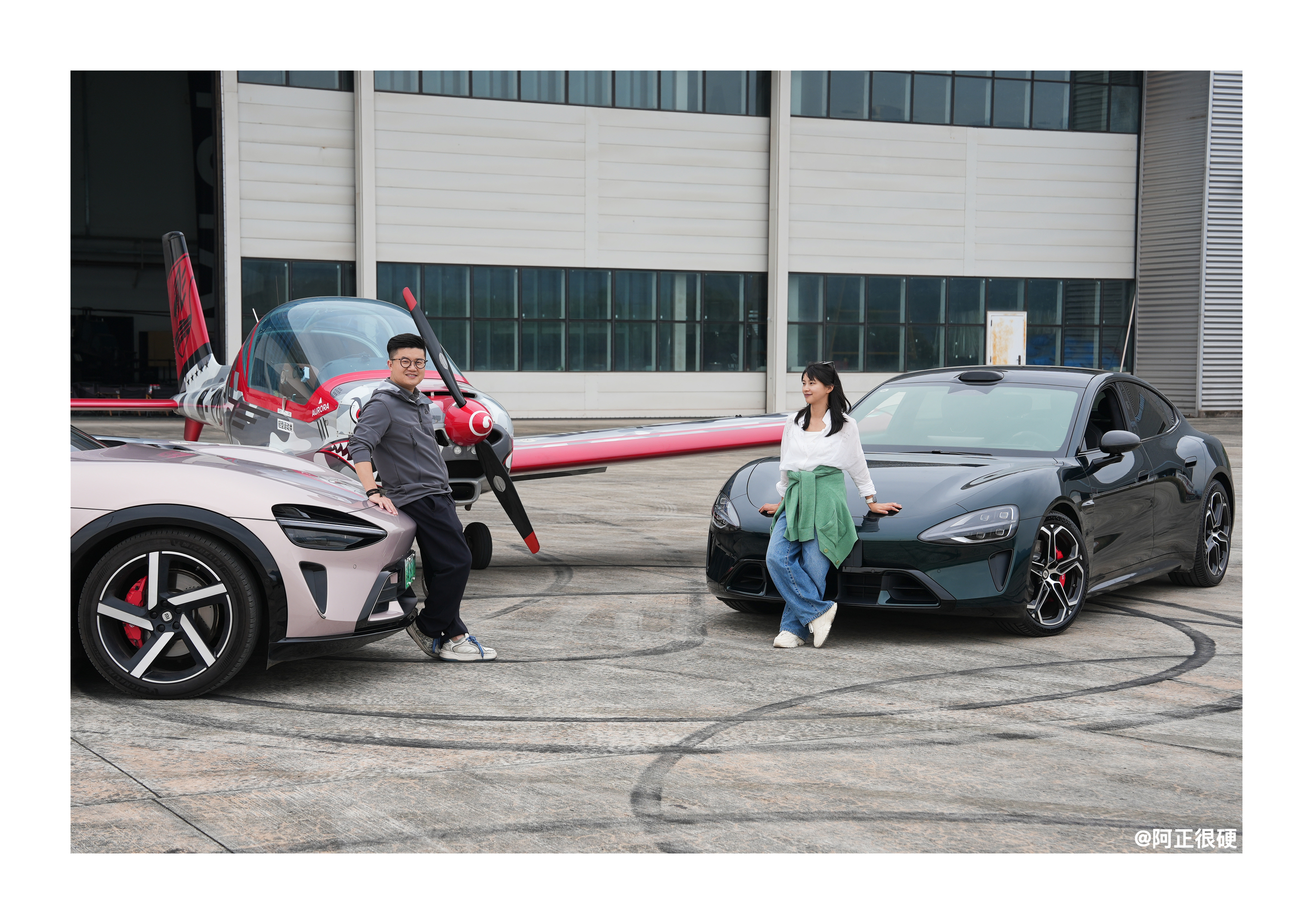 雷总，这是我们家的第四台小米了，今天喜提新一代小米SU7Max靛石绿，能祝福一下