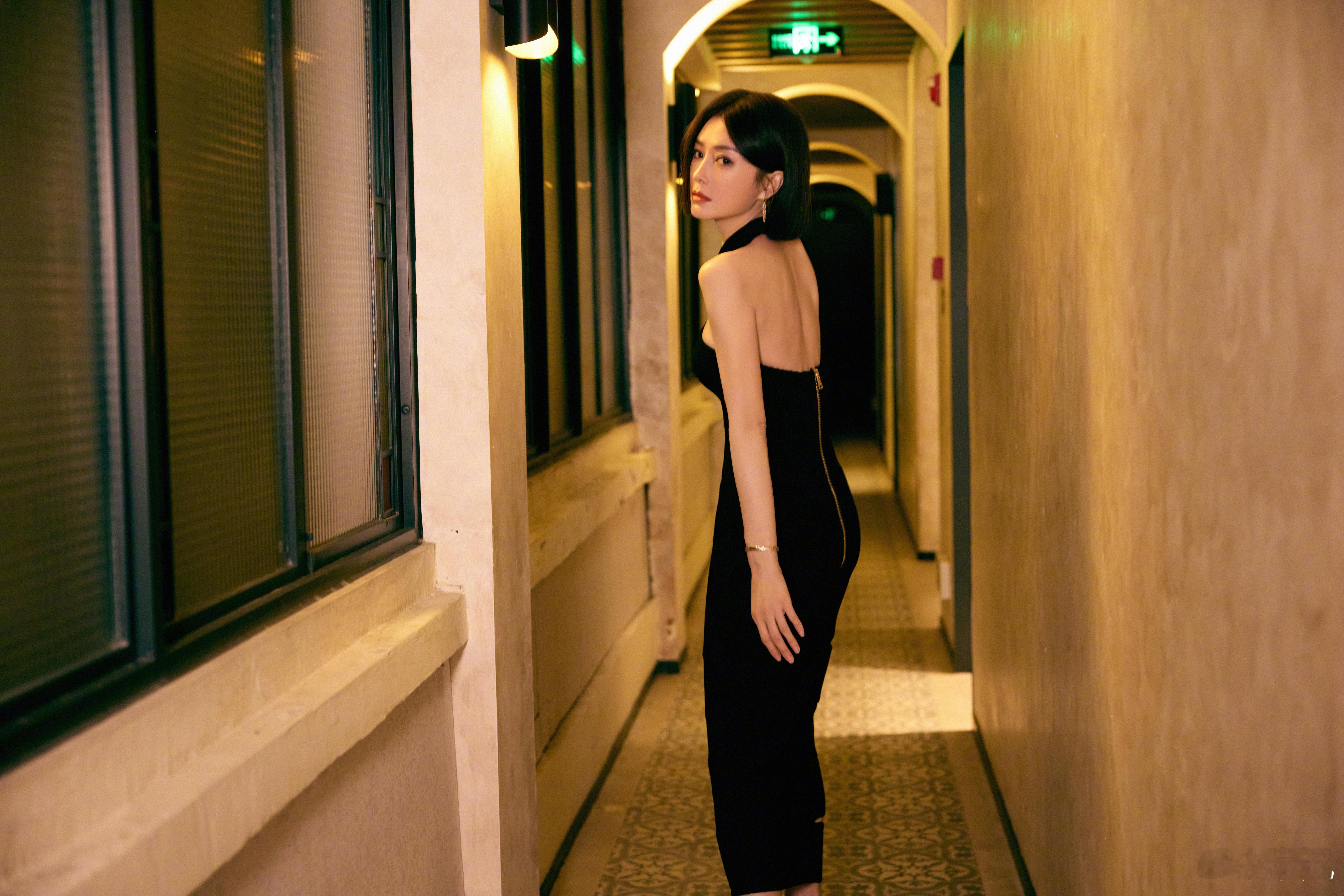 秦岚星光大赏cos双生花 这一张是在太拽了，双生姐妹花 