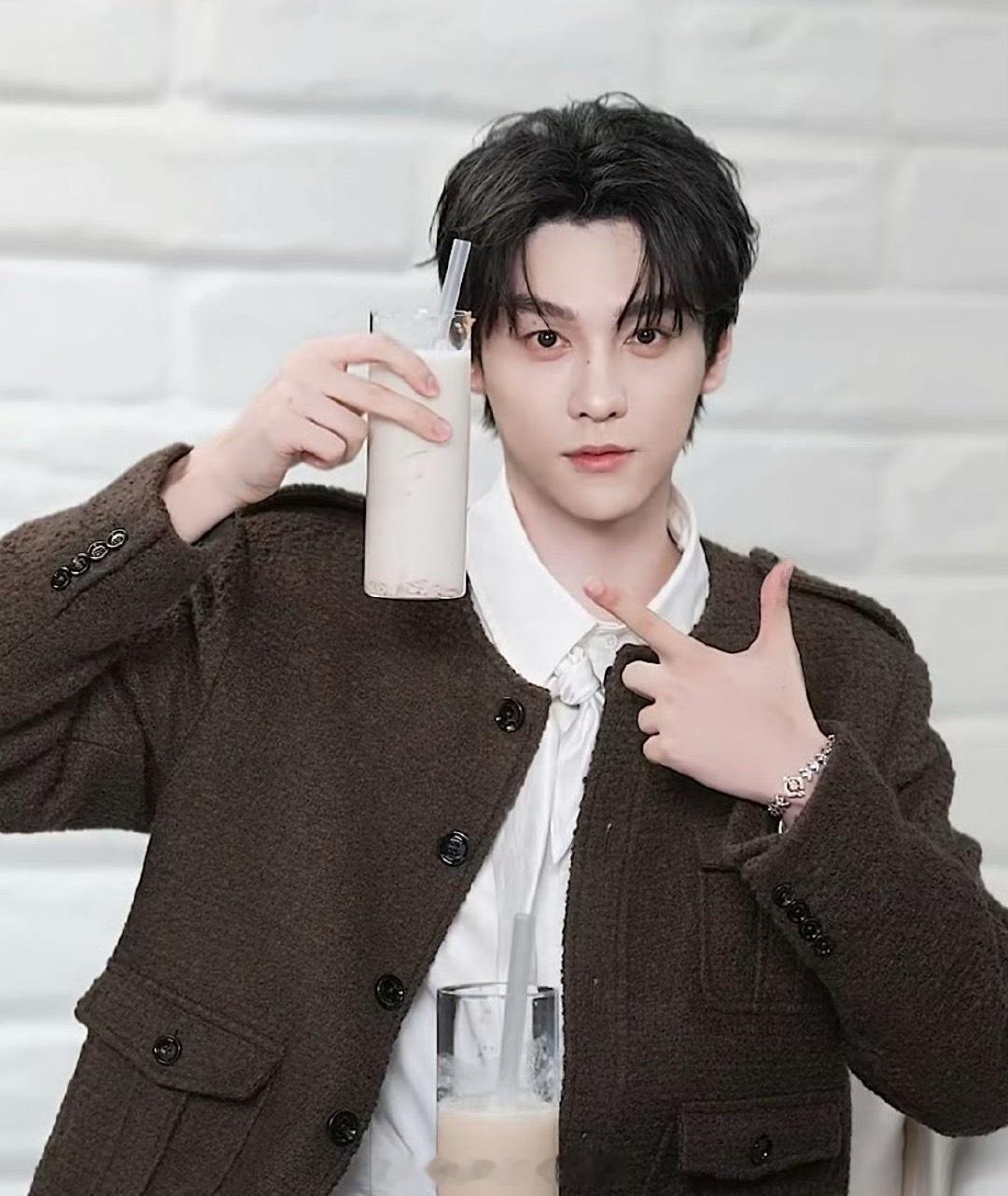 田栩宁今日直播截图，状态如何评价？ 