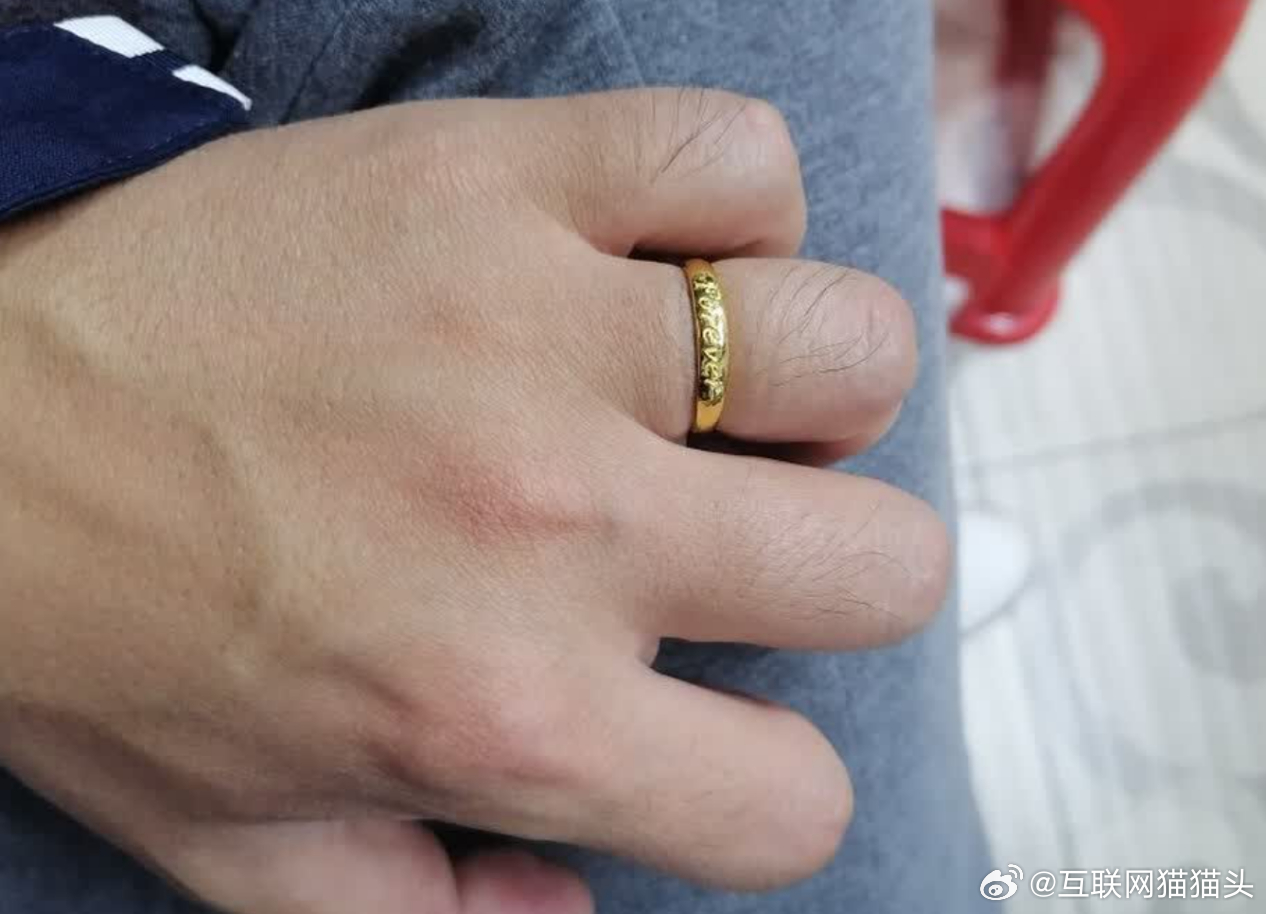 周大生戒指周大生黄金周大生售后在周大生买戒指的时候，店员说“以后有任何问题直接来