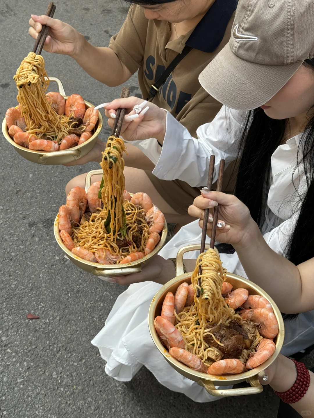 这事发生在西安科技路就挺合理的。。。