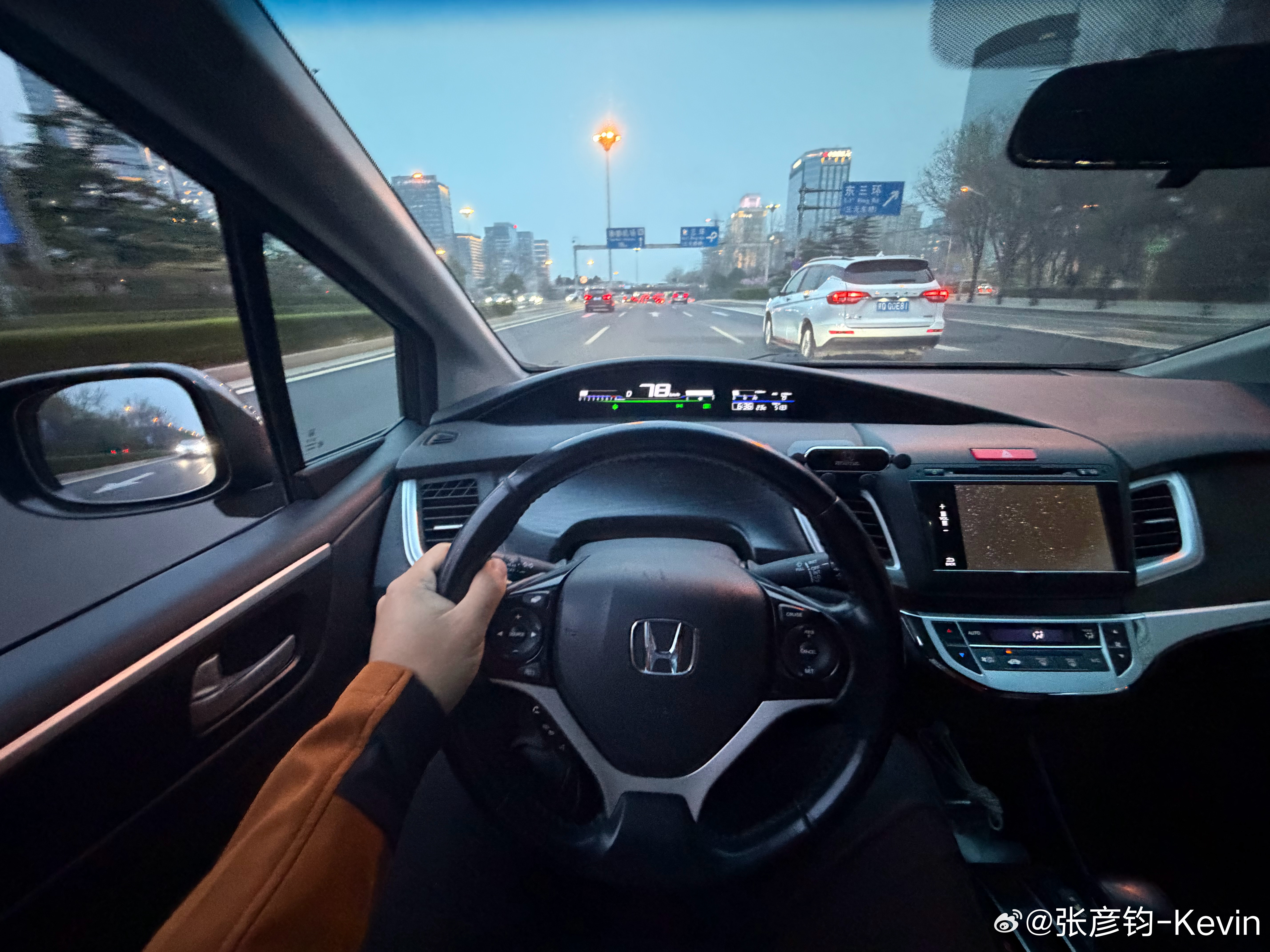 整了一圈新车，回北京开杰德，这玩意简简单单，不犯毛病，虽然啥功能没有，但还好保养