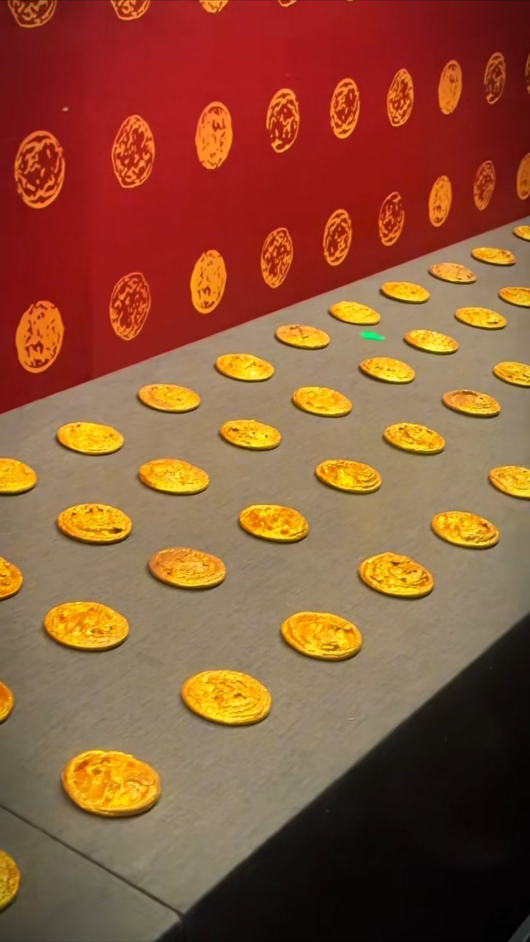 黄金白银继续暴跌个人认为经过几轮调整，黄金合理的价位，会在800到900区间稳定