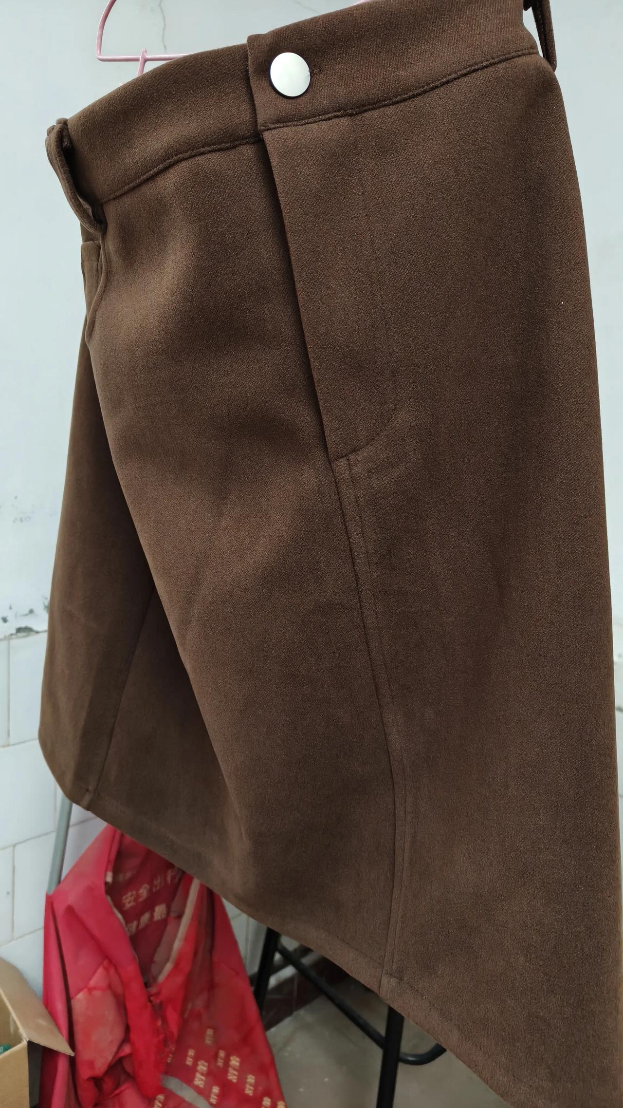 保姆又从家里带的衣服来偷洗，已经好几次了，我一直装作没有看见这种事情该不该说呢？