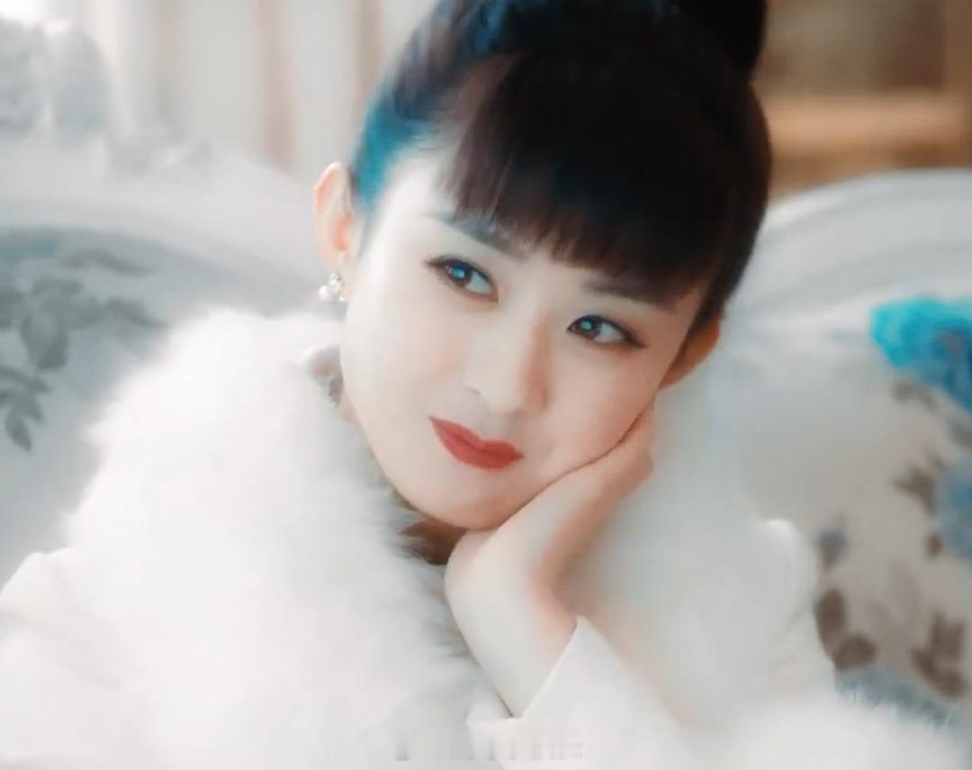 尹新月这个角色实在太有魅力，赵丽颖塑造的版本留下无数名场面，王奕婷演绎的新版也将