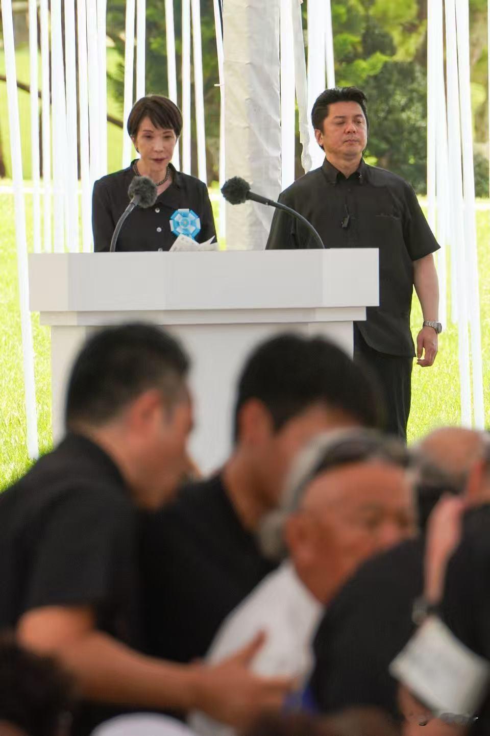 她正在为战争做准备”，高市早苗出席冲绳战死者追悼仪式时遭抨击。美国和欧洲居然纵容