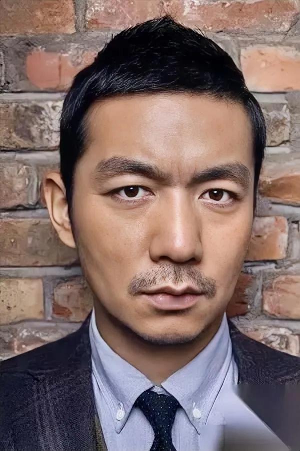 你出过头吗？

吃过亏吗？

当年北影学生邢佳栋，为帮女同学出头打架直接被开除，