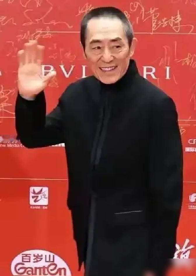 74岁，他选择破产。张艺谋抵押了北京朝阳区700平的别墅，套现3000万，加上老