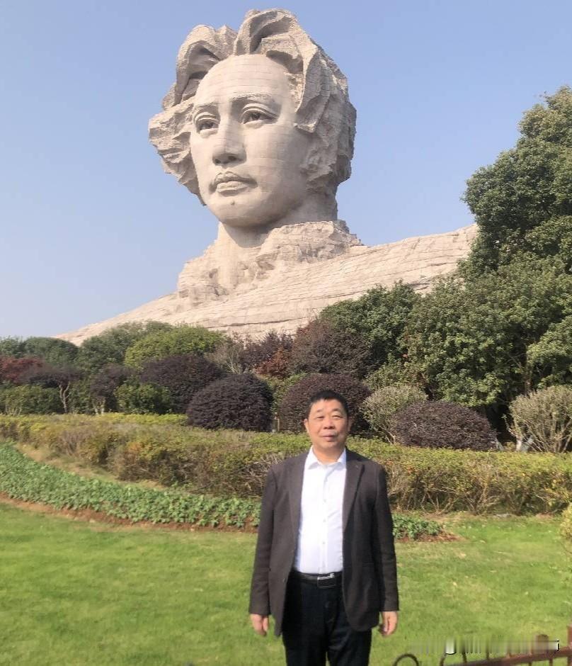 专家备考丨《应用动量定理破解带电粒子在磁场中运动问题》
 
       临夏市
