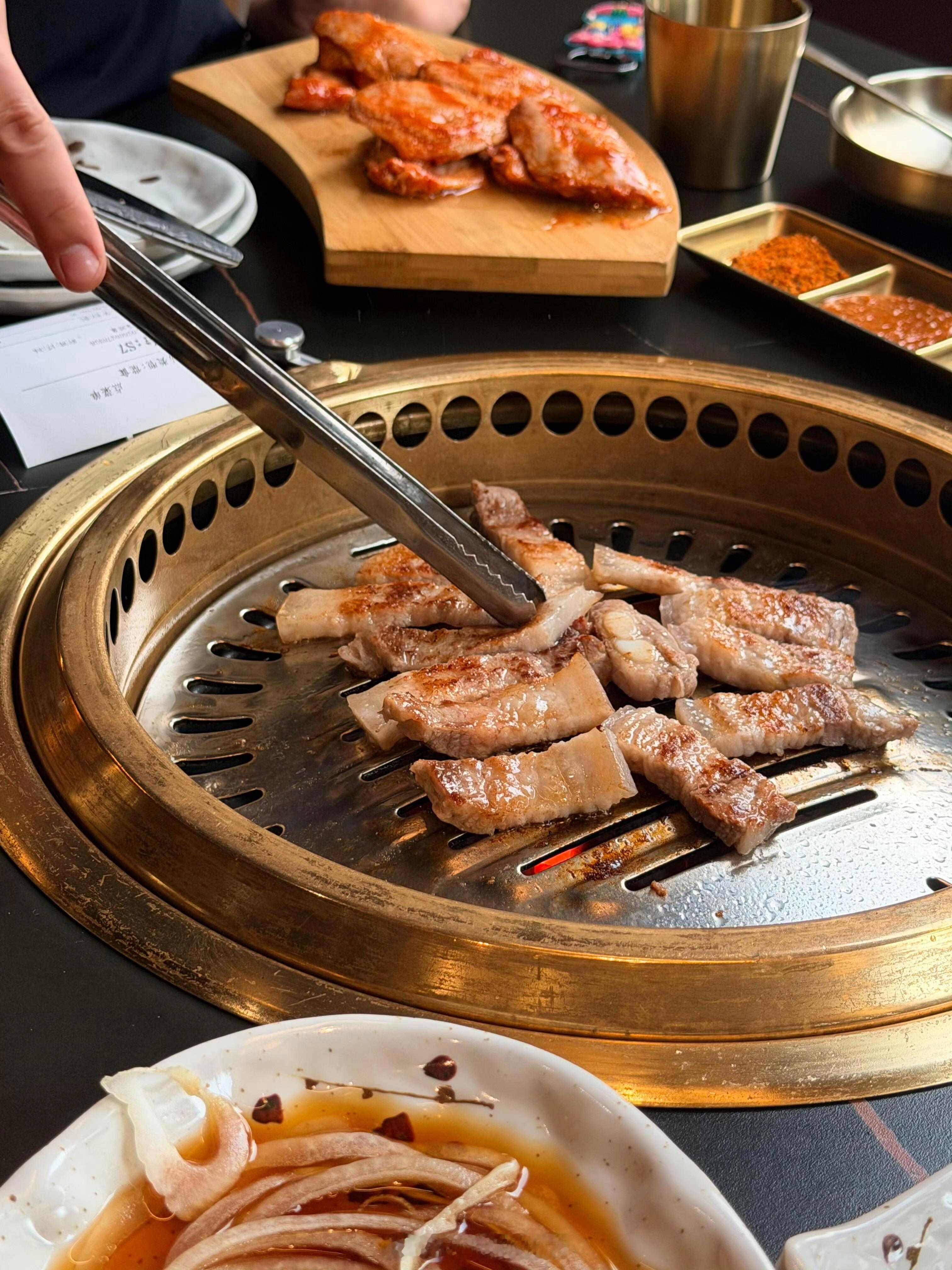 真金白银虽然冰冷但它不会骗你呀,真心虽然火热但是真心它瞬息万变。  太原·大摆锤