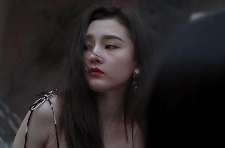 “钱那么靠谱都有假，        更何况是人说的话。” 