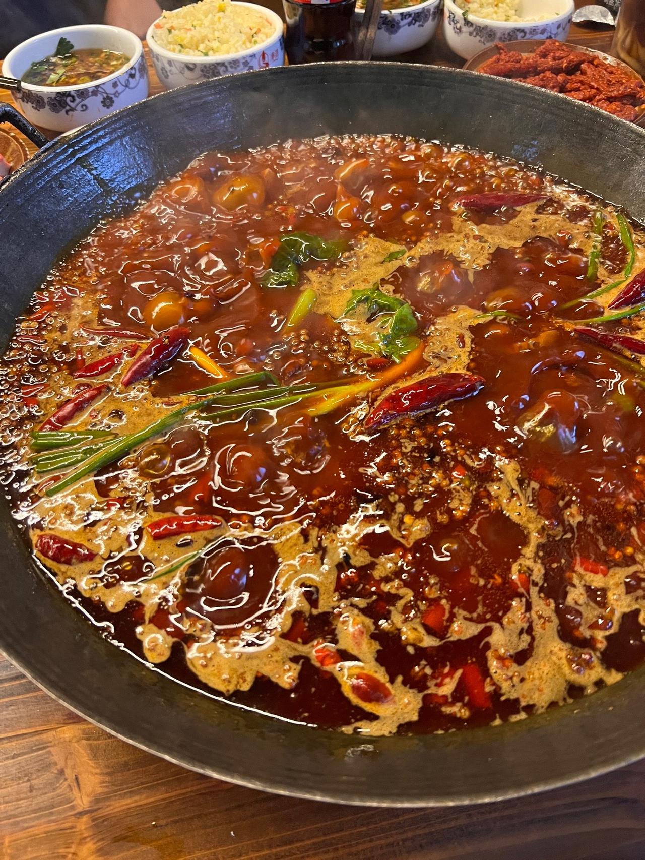 达州人进来说说你们的火锅里面都煮汤圆的？👮提醒：10年老店无分店！达州人来说说