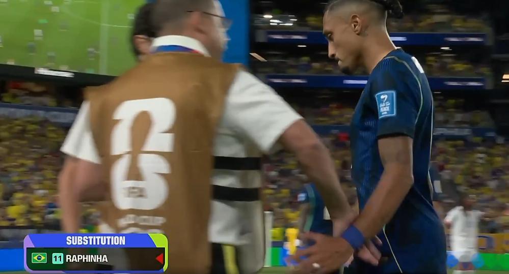 【拉菲尼亚伤退！小将拉扬替补出场！】巴西vs海地世界杯