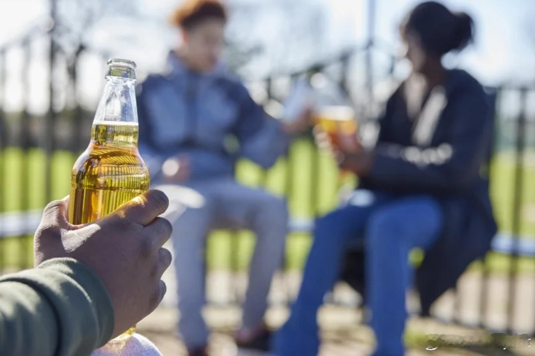 【一听啤酒就超标！研究：每天摄入9克酒精，口腔癌风险暴增50%】海外新鲜事 印度