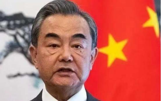 中方准备迎战，美逼中国缴罚金，开口价就是1750亿，王毅反将一军！美国这回是真不