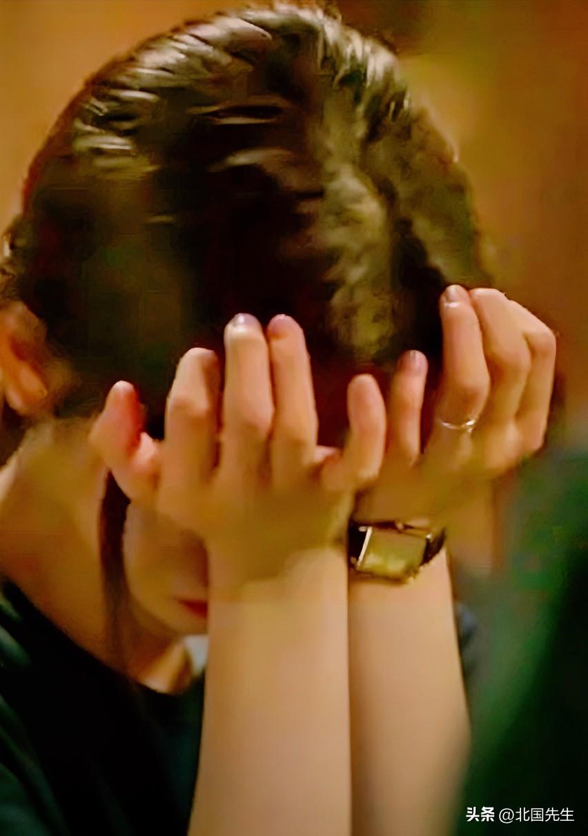 烧脑到离谱，台湾女子将旧手机送侄子，出轨照全泄露，赔了男方妻子40万，还让男方妻