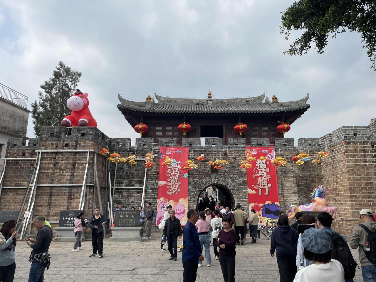 深圳地名里最多的字应该就是“贝。你看有湖贝，田贝，水贝，径贝，坳贝，塘贝，岭贝等