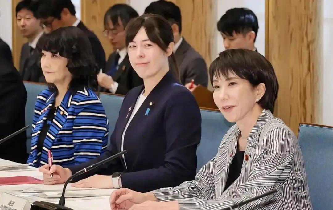 中国对日本两用物项“卡脖子”，真正紧张的是日本企业和普通人。
 
1月6日中国宣