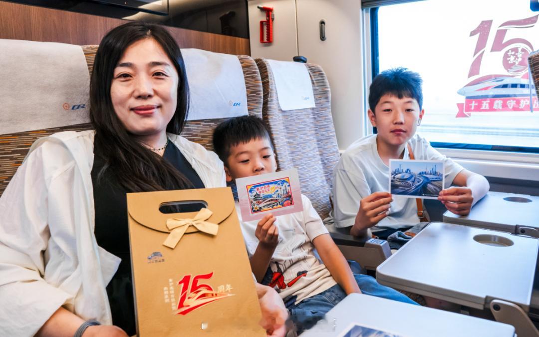 高铁头条【23亿人次、222万列！京沪高铁十五岁了】2026年6月30日9时，北