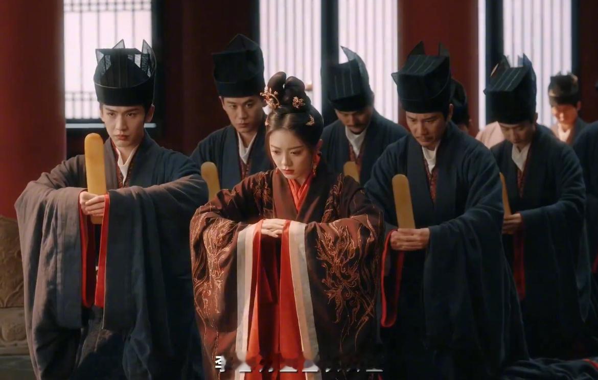 #李蓉监国# 《度华年》超点大结局。李川归隐，李蓉被封为监国长公主，视如君王！爽