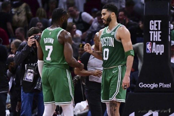 NBA总决赛：凯尔特人夺总冠军——队史第18冠！

北京时间6月18日，NBA总