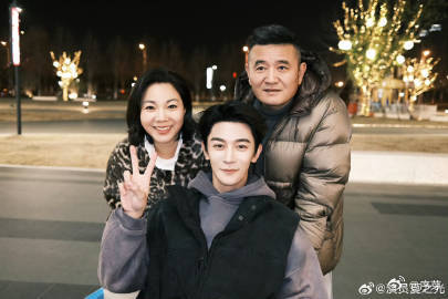 夏之光也逃不过催婚我家那小子 看到夏之光被催婚的样子真的笑发财了，光爸甚至都想到