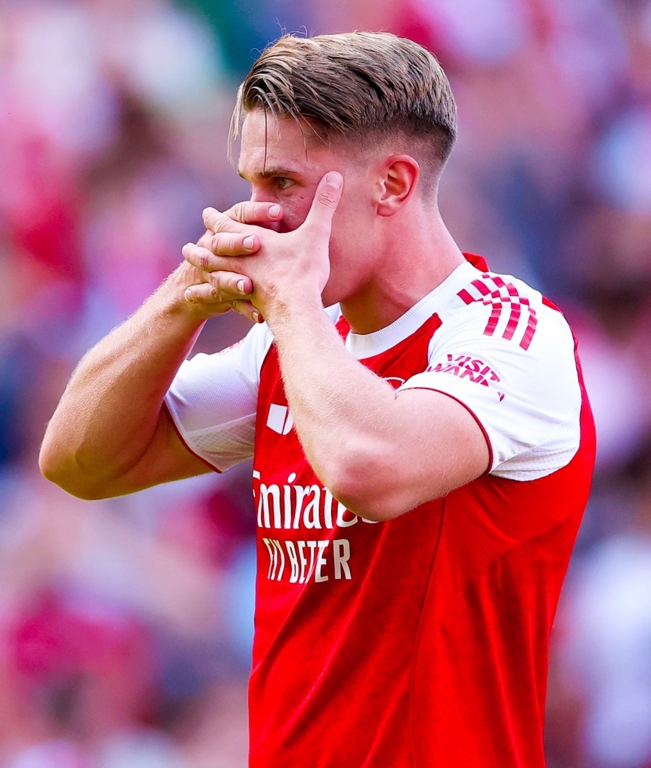 7600万引援成灾难 阿森纳新中锋10项数据挂零拖垮争冠节奏在阿森纳1-2遭阿斯