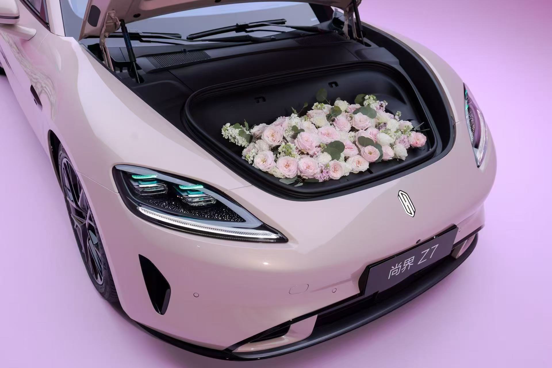 尚界Z7静态评测首发多款摩登车色惊艳登场，颜值一眼沦陷，回头率直接拉满。还有尚界