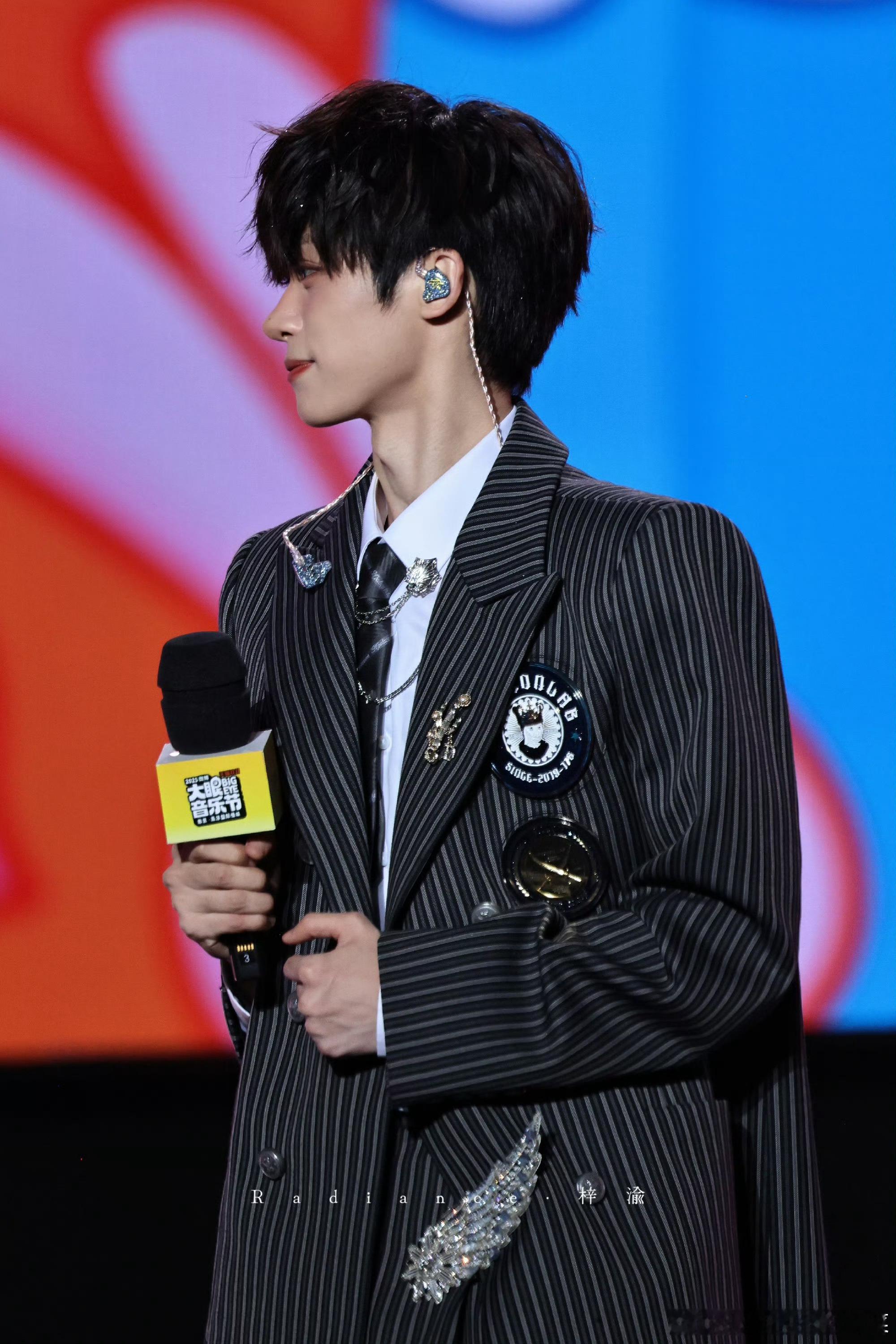 梓渝🔮梓渝百度地图臻品语音品牌代言人 “见面时 我们的呐喊声定能响彻整片海” 