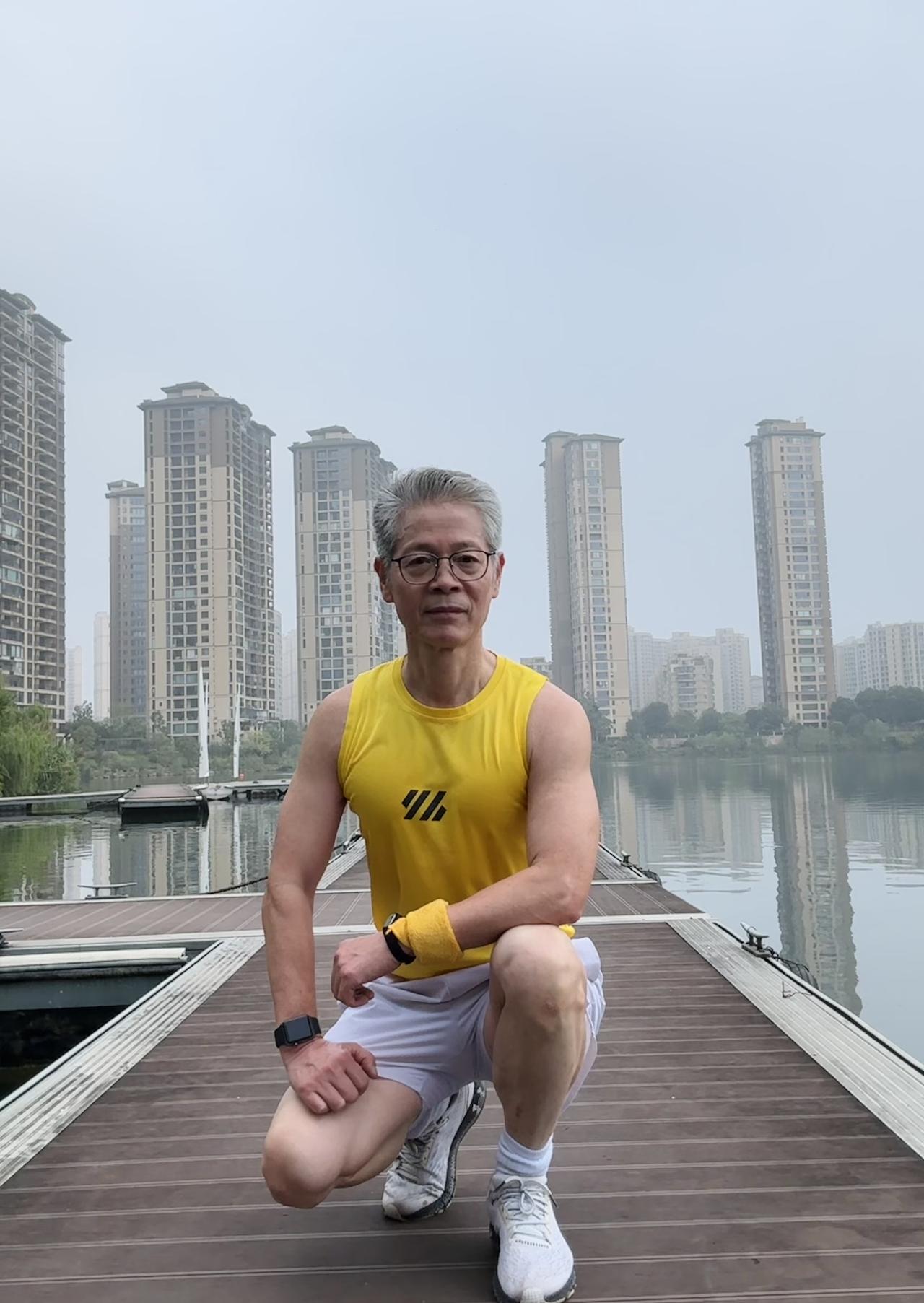 人生没有统一的剧本，也不存在一模一样的旅途。

有人起步顺遂，一路坦途；有人历经