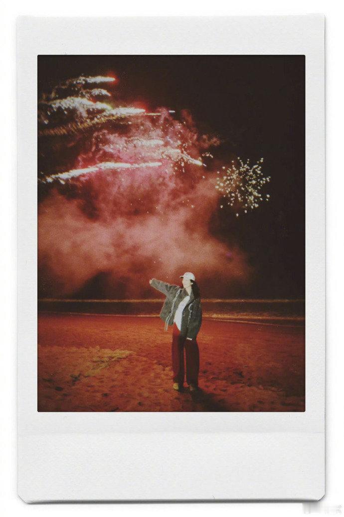 杨紫祝大家同何惟芳一样坚韧美好杨紫祝大家能够同何惟芳一样坚韧美好 杨紫祝大家同何