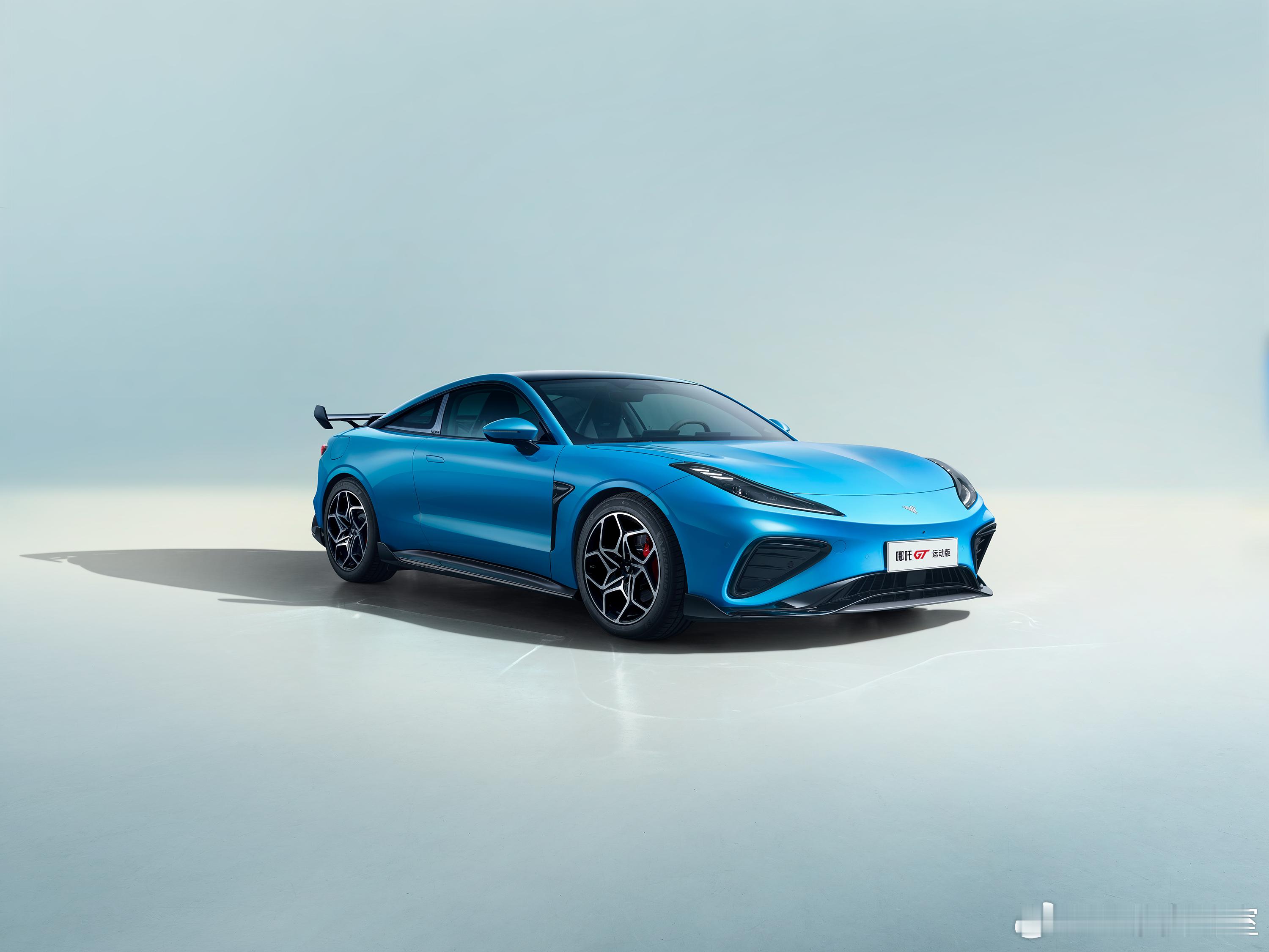 政府招商引资，亏钱了不用担责，赚钱了能成为政绩，这件事本身就十分魔幻。当然更魔幻